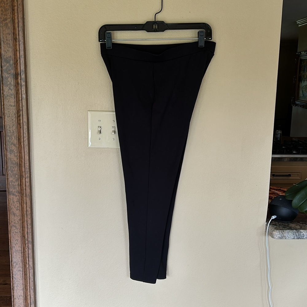 Chico’s black cropped leggings, size 0 (4-6), inseam length is 23”